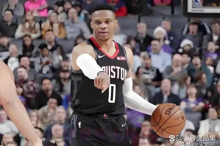 威少开局3中0拿到0分4篮板3助攻,暂停期间和裁判沟通判罚 威少开局3中0拿到0分4篮板3助攻,暂停期间和裁判沟通判罚